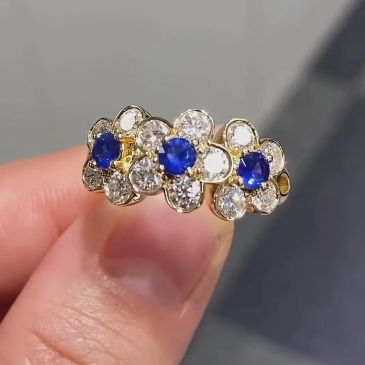 Vintage Round Cut Sapphire Blue 925 Sterling Silver Yellow Gold Flower Women's Band