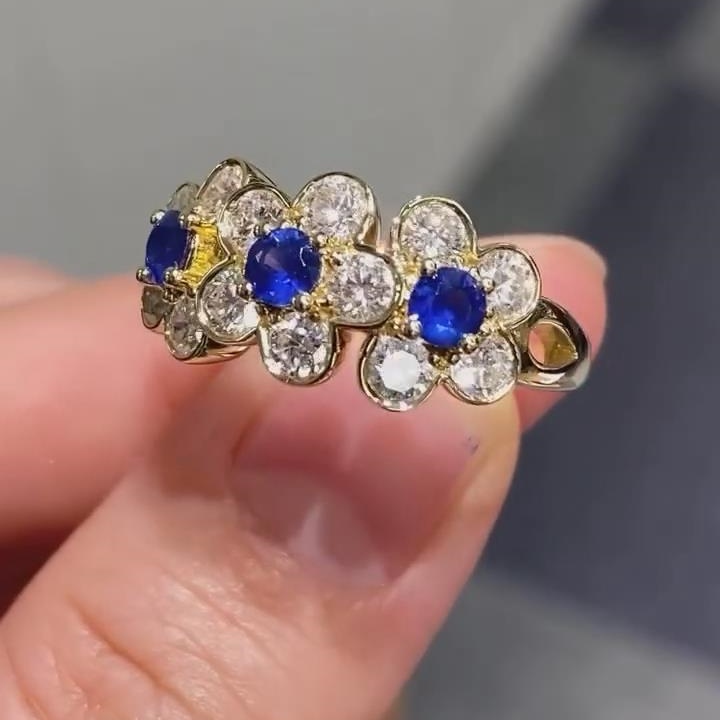 Vintage Round Cut Sapphire Blue 925 Sterling Silver Yellow Gold Flower Women's Band