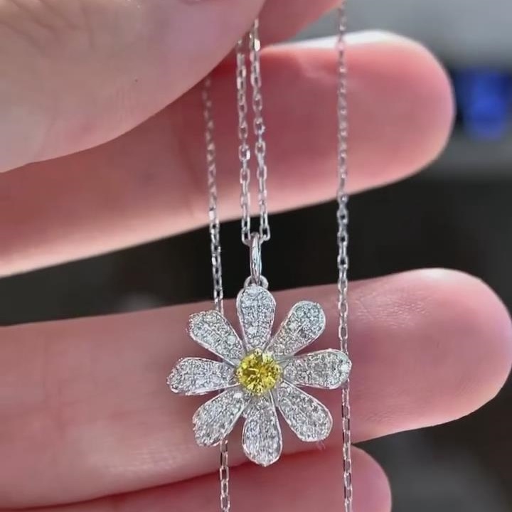 Elegant Round Cut Citrine Yellow 925 Sterling Silver Daisy Necklace