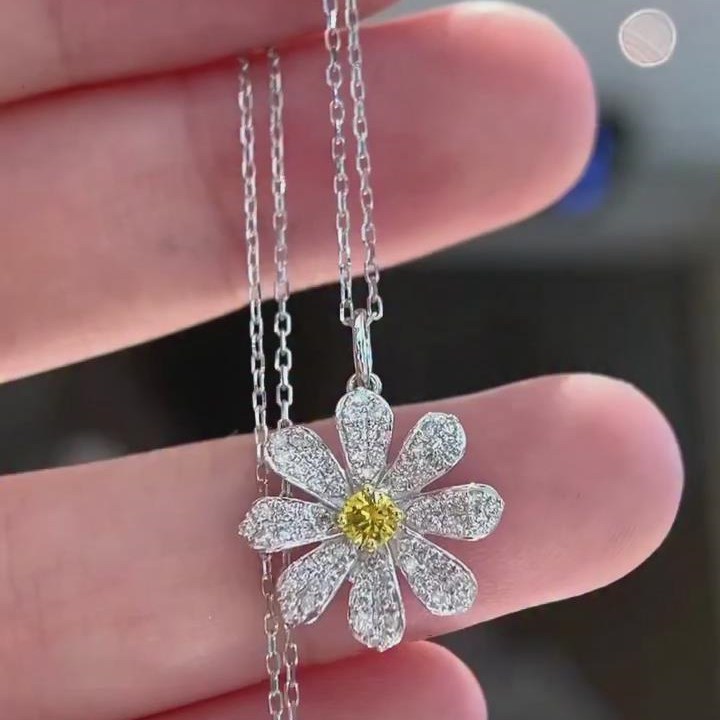 Elegant Round Cut Citrine Yellow 925 Sterling Silver Daisy Necklace