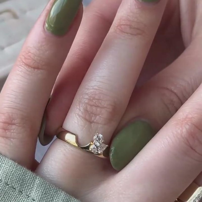 Pear Cut Peridot Green 925 Sterling Silver Minimalist Bridal Ring Sets