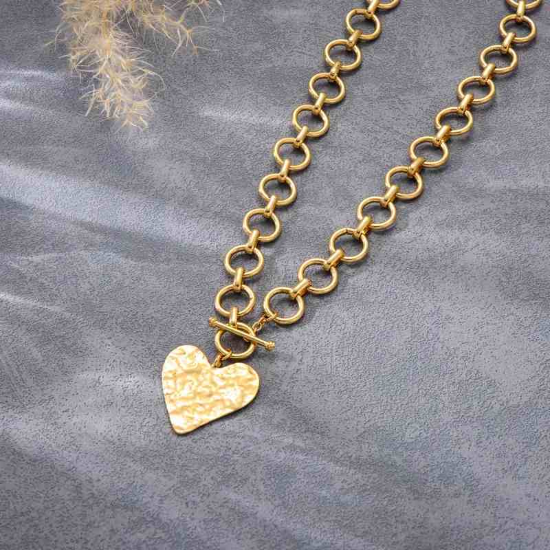 Heart Pendant Bold Chain with Toggle Clasp Necklace for Women