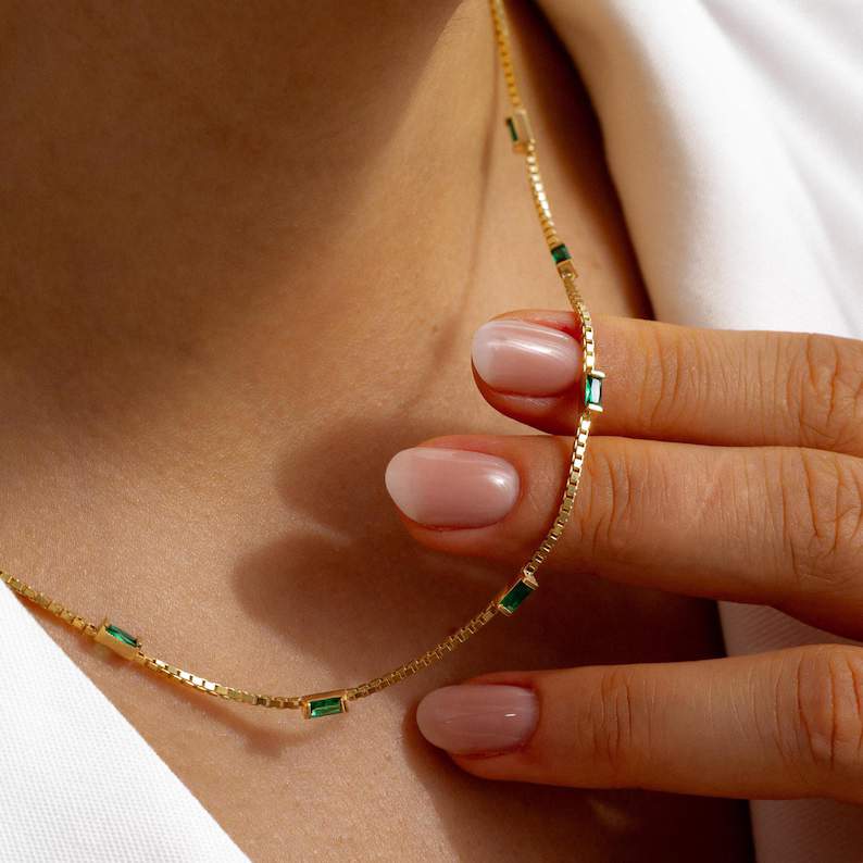 Minimalist Plain 925 Sterling Silver Classic Emerald Green Stone Pendant Necklace