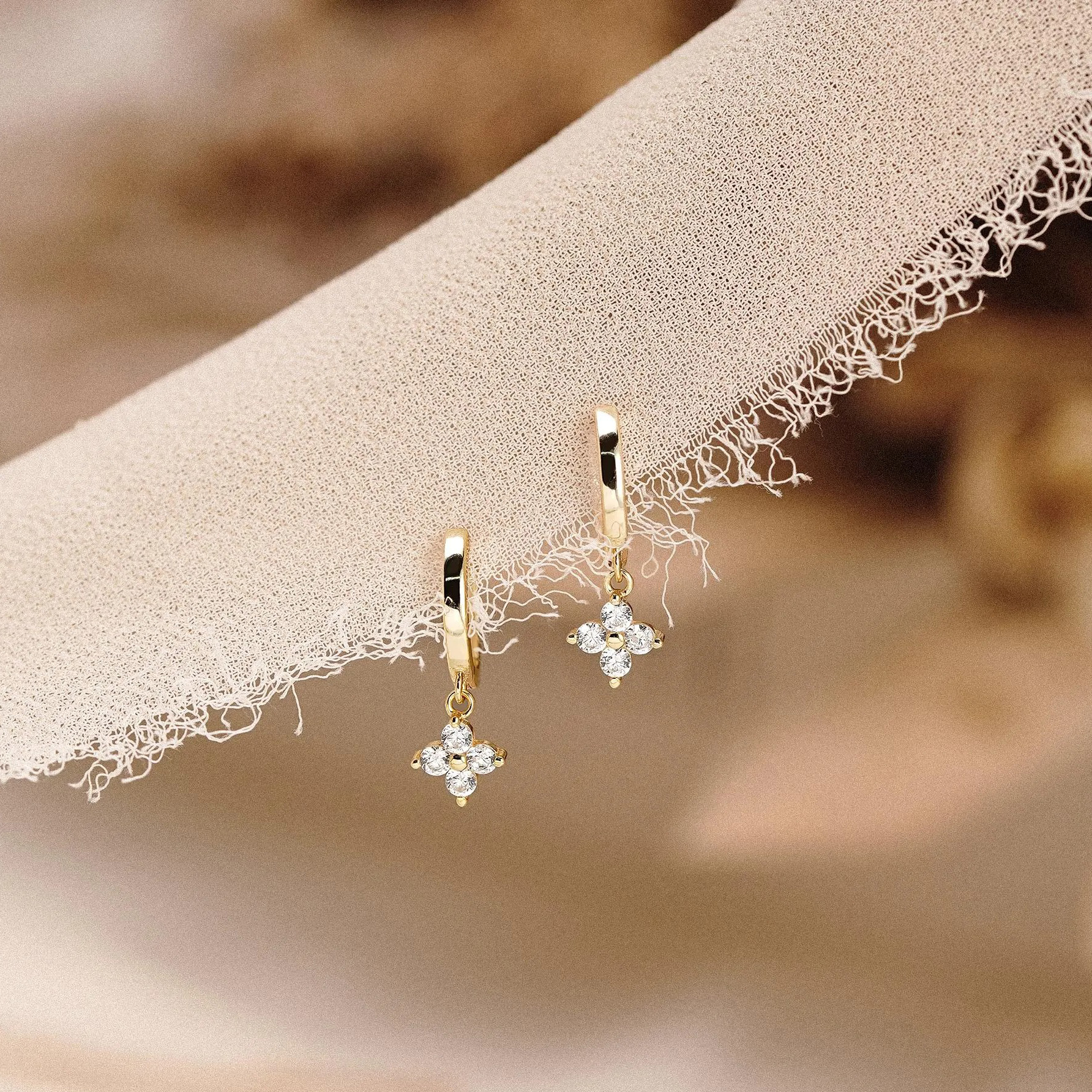 Minimalist Flower Huggie Hoop Earrings 925 Sterling Silver Diamond White Drop Earrings