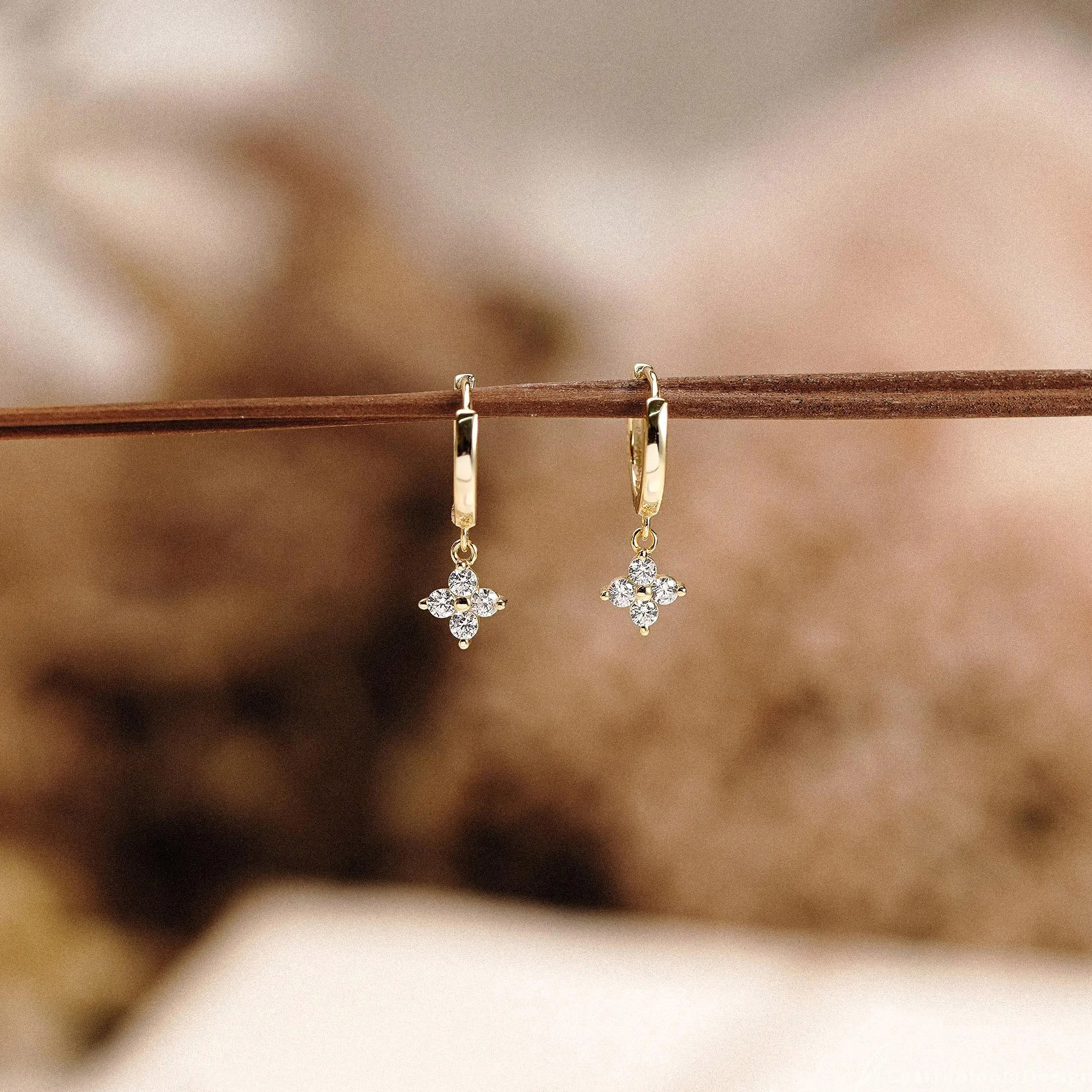 Minimalist Flower Huggie Hoop Earrings 925 Sterling Silver Diamond White Drop Earrings