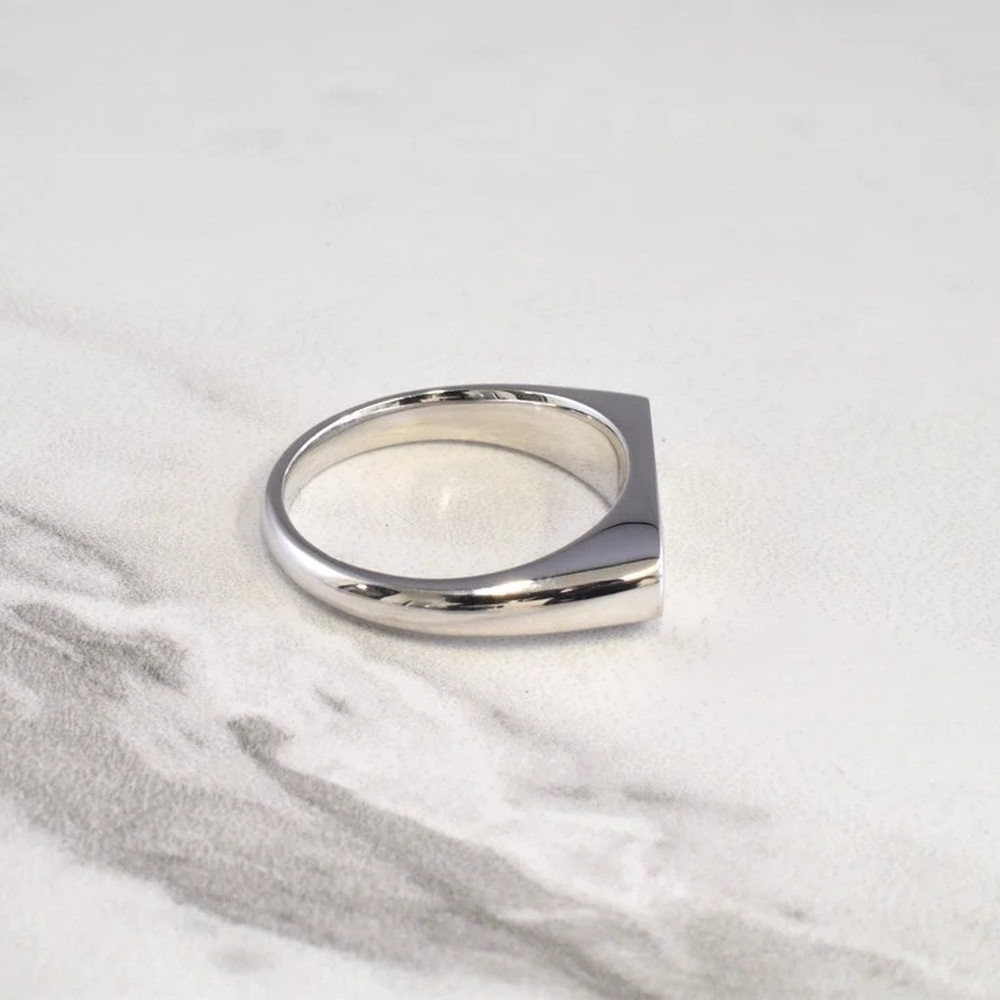 Round Cut Diamond White 925 Sterling Silver Men's Signet Ring Classic Flush Mount Solitaire Ring