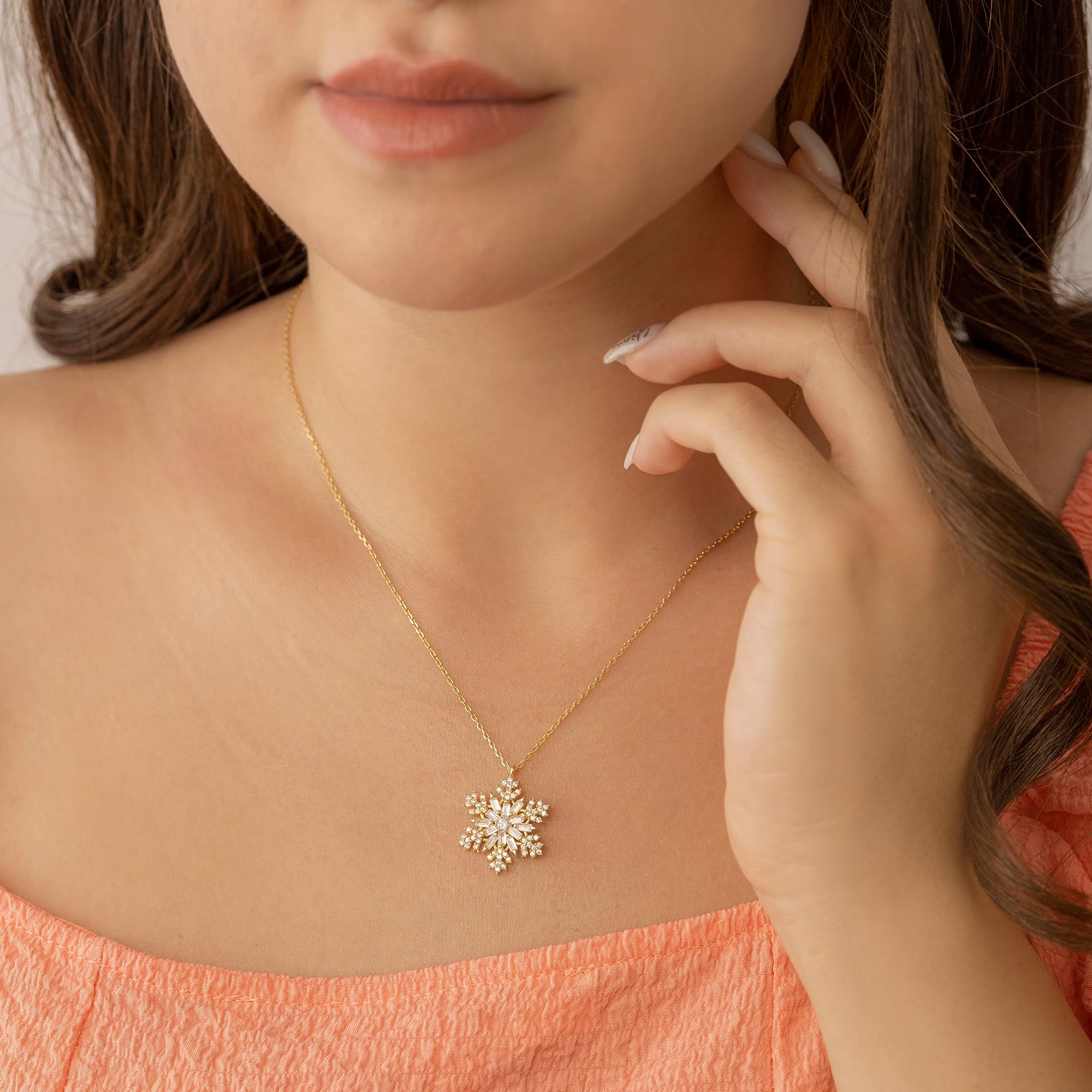 Round Cut Diamond White 925 Sterling Silver Dainty Snowflake Pendant Necklace