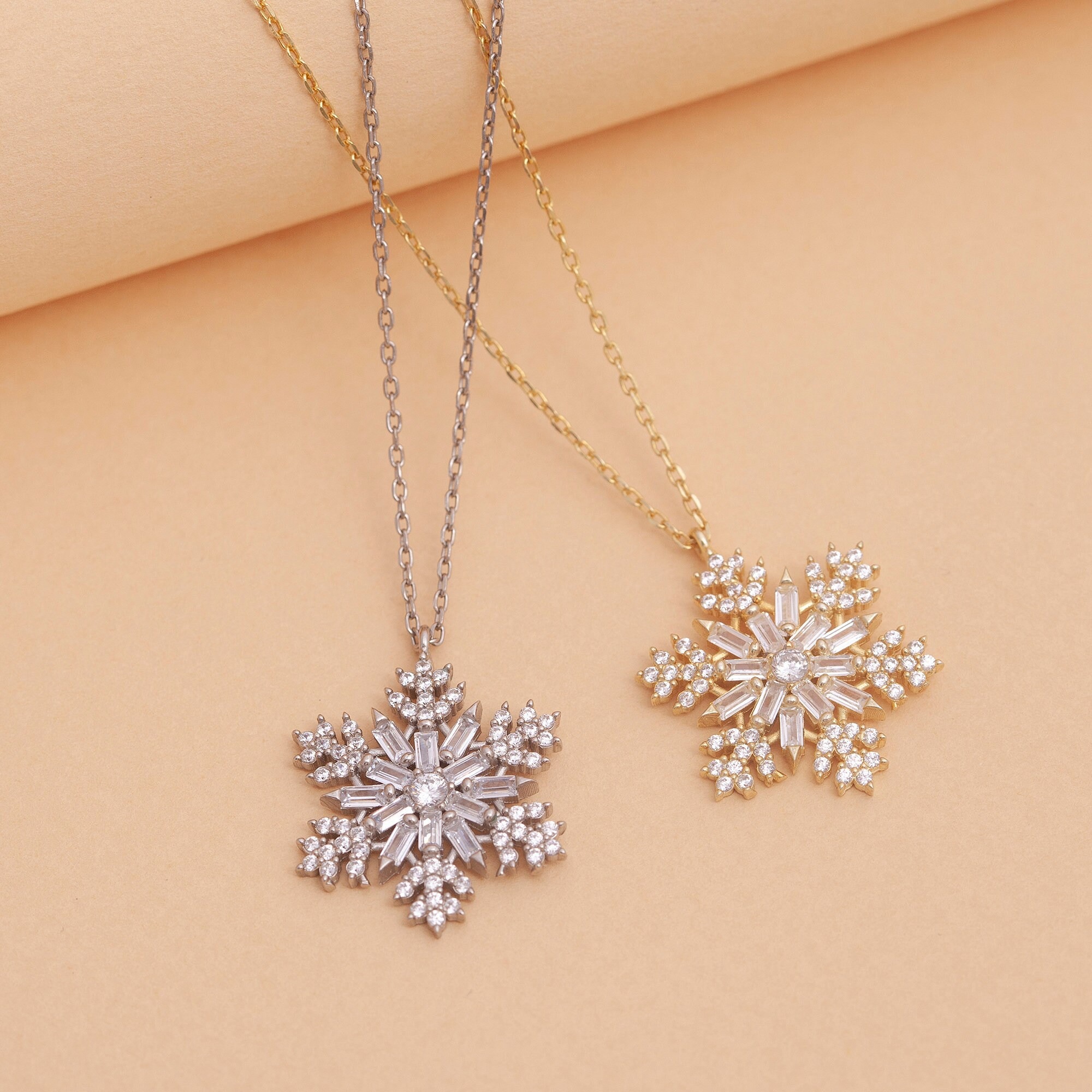 Round Cut Diamond White 925 Sterling Silver Dainty Snowflake Pendant Necklace