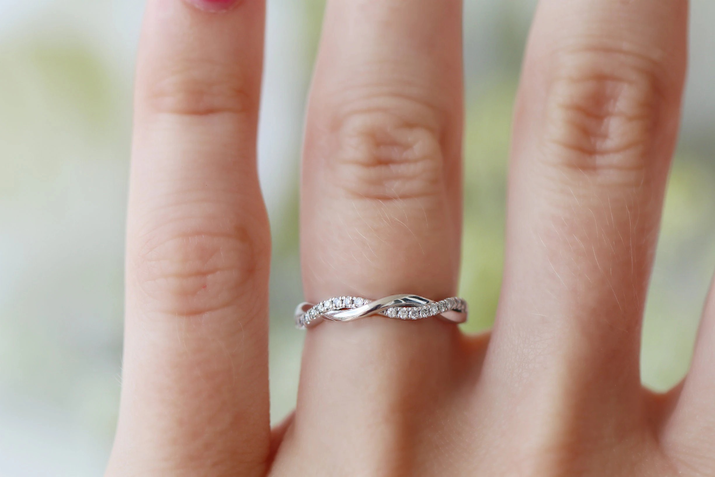 Round Cut Diamond White 925 Sterling Silver Twisted Vine Eternity Wedding Band Ring