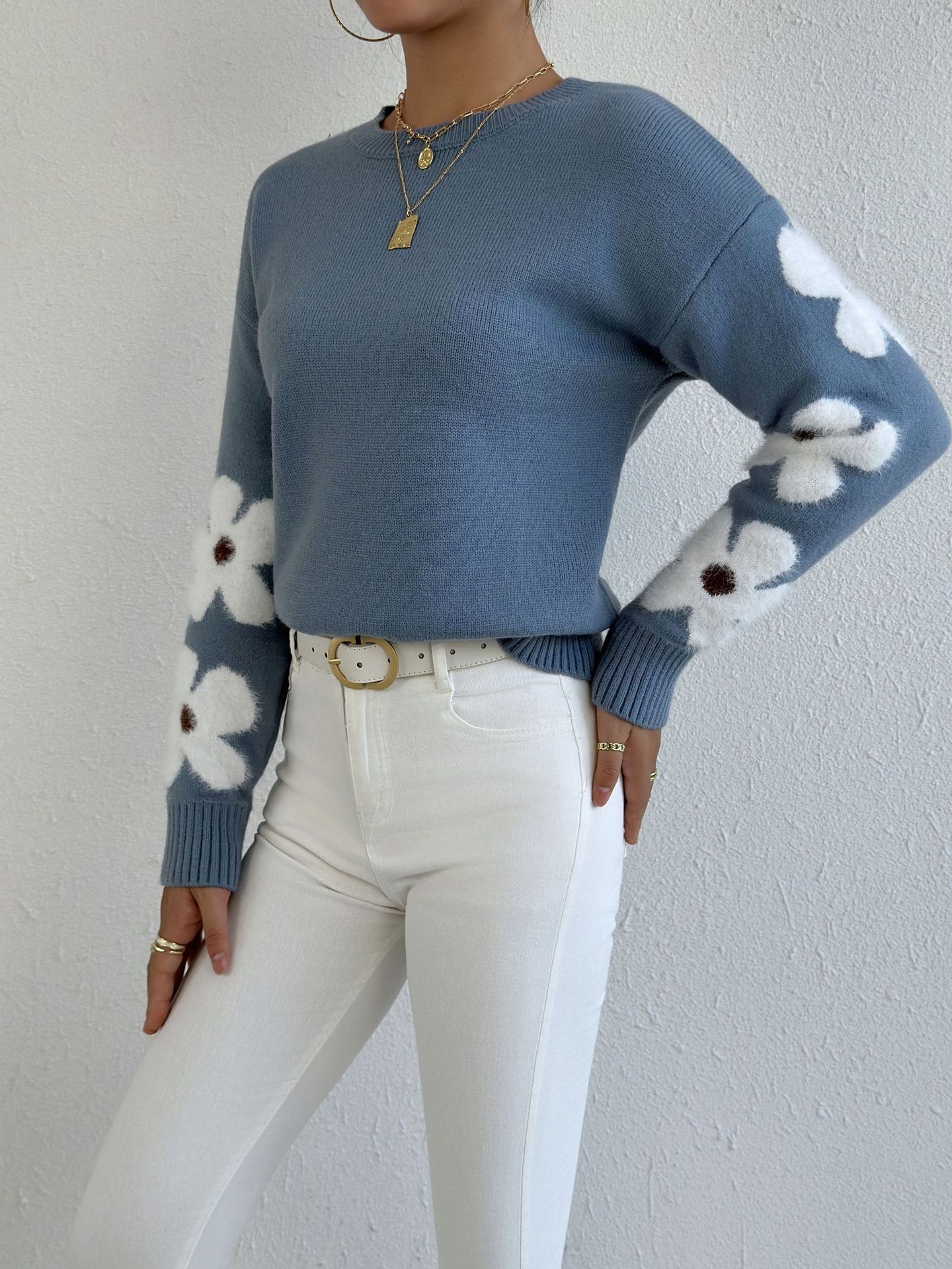 Elegant floral jacquard knit top for women