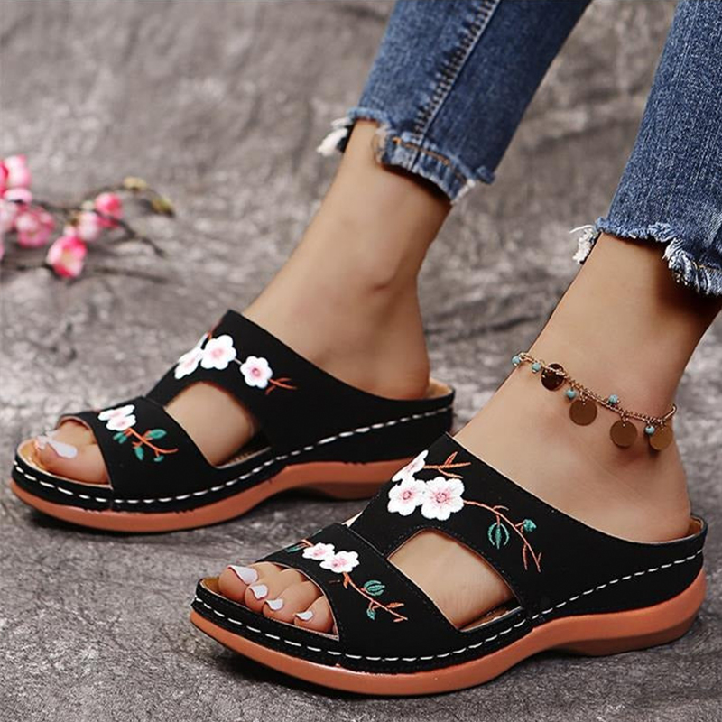🔥Last Day Promotion 70% OFF -Flower Embroidered Vintage Casual Wedges Sandals
