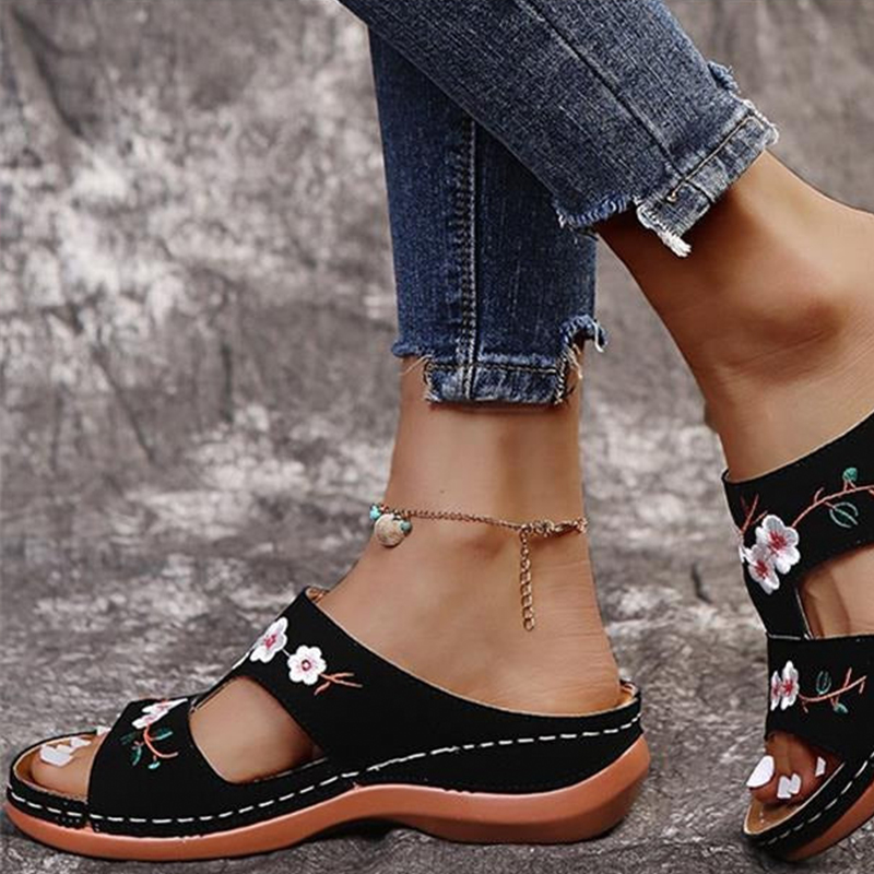 🔥Last Day Promotion 70% OFF -Flower Embroidered Vintage Casual Wedges Sandals