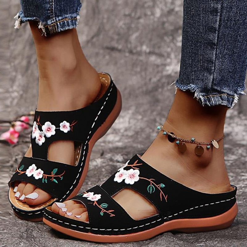 🔥Last Day Promotion 70% OFF -Flower Embroidered Vintage Casual Wedges Sandals