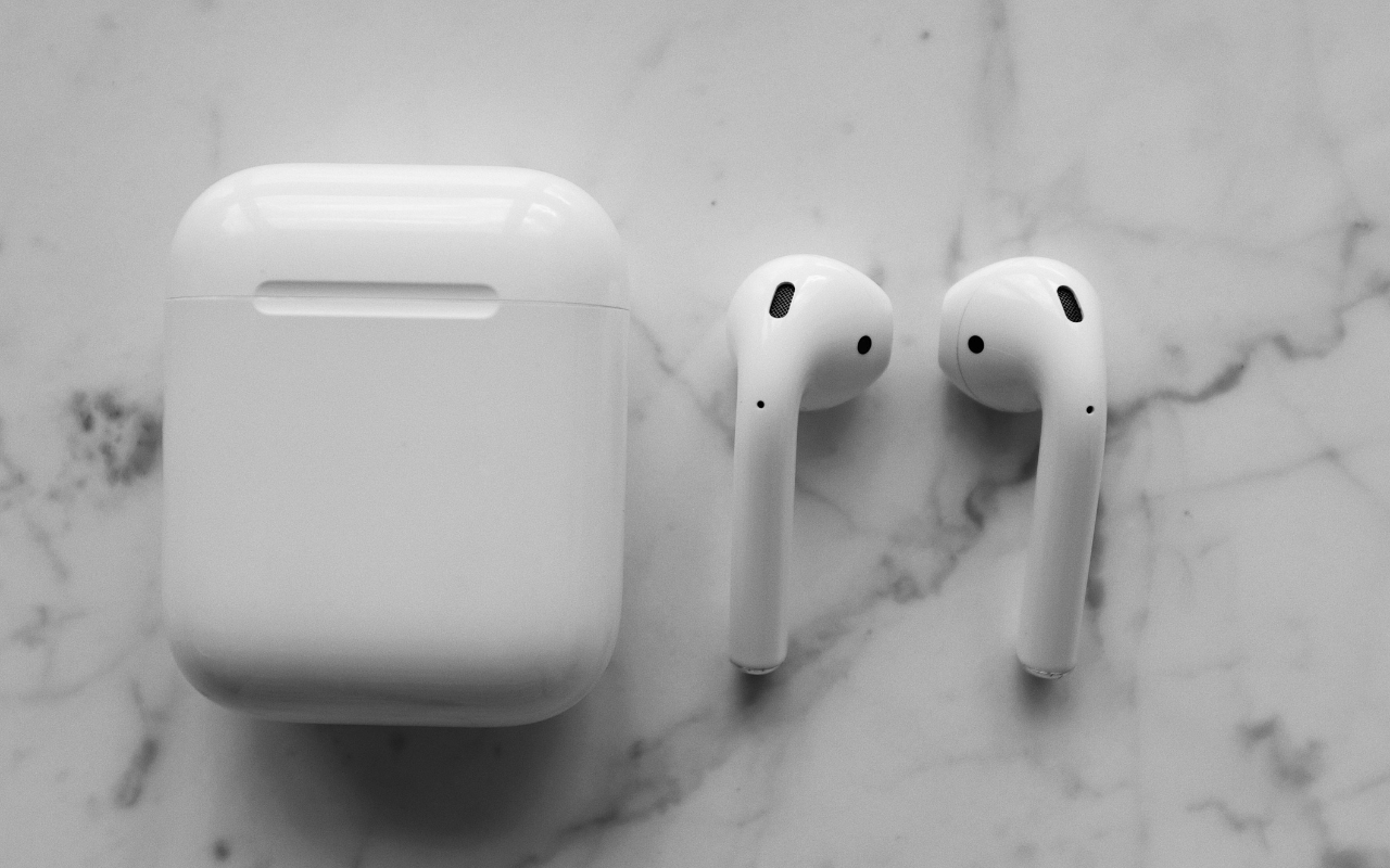 AIRPODS