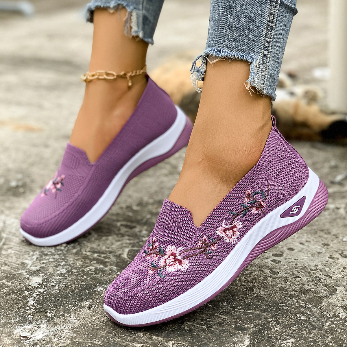 🔥Last day of sale! 30% off!🔥 Women's embroidered, breathable knitted casual shoes
