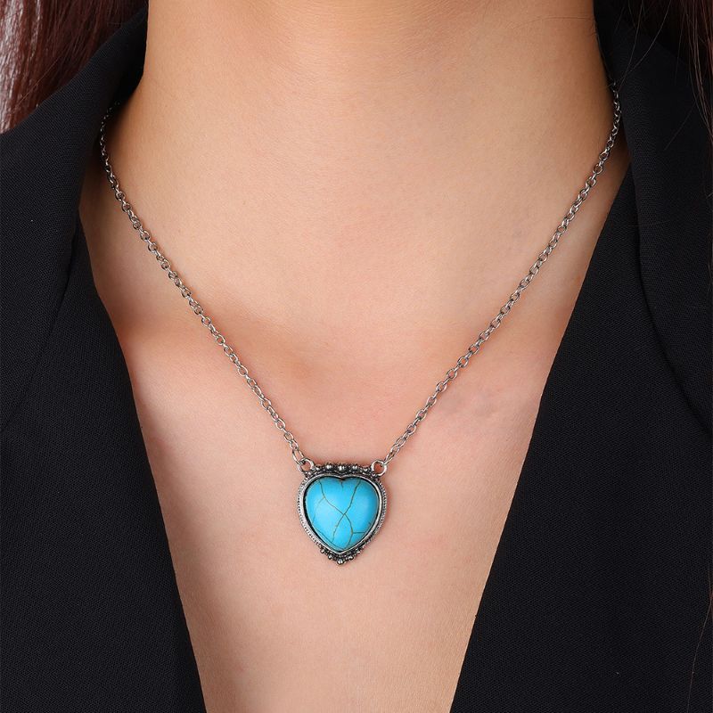 Vintage Heart Turquoise Pendant Necklace