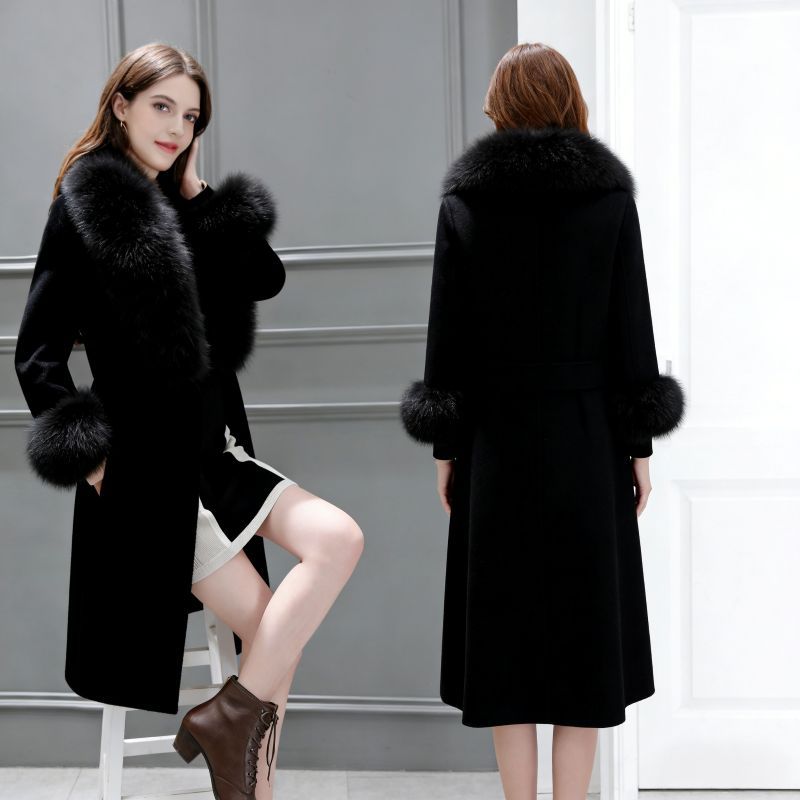 Elegant Women's Winter Slim-Fit Wool Coat with Oversized Detachable Fur Collar