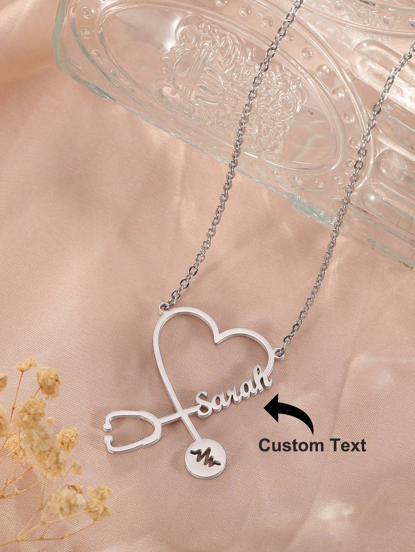 1 Piece Custom Heart Stethoscope Name Necklace, specially designed for female medical workers, personalized custom doctor name badge brooch, unique nurse necklace, stainless steel jewelry, doctor identity emblem, gift for medical staff