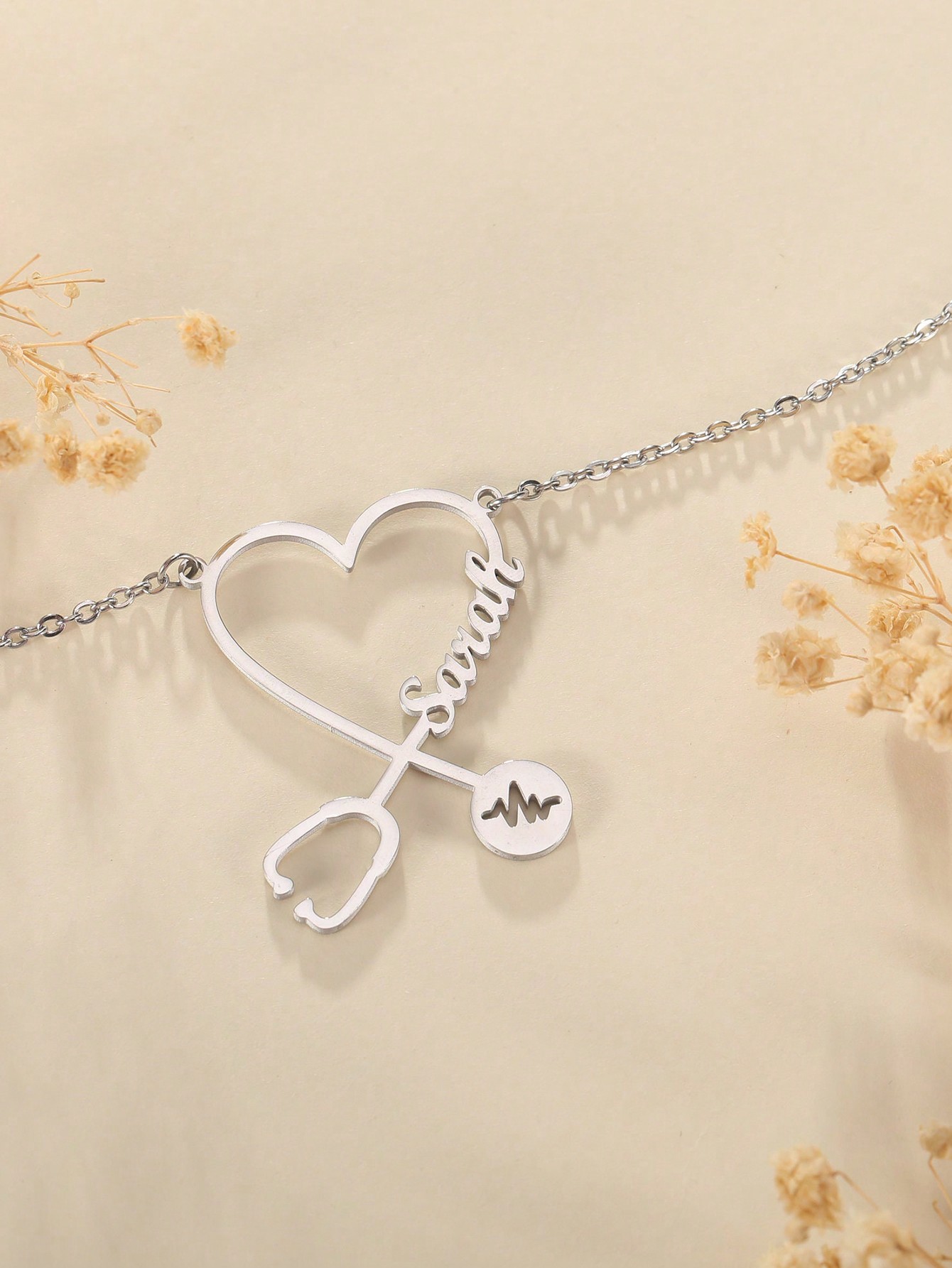 1 Piece Custom Heart Stethoscope Name Necklace, specially designed for female medical workers, personalized custom doctor name badge brooch, unique nurse necklace, stainless steel jewelry, doctor identity emblem, gift for medical staff