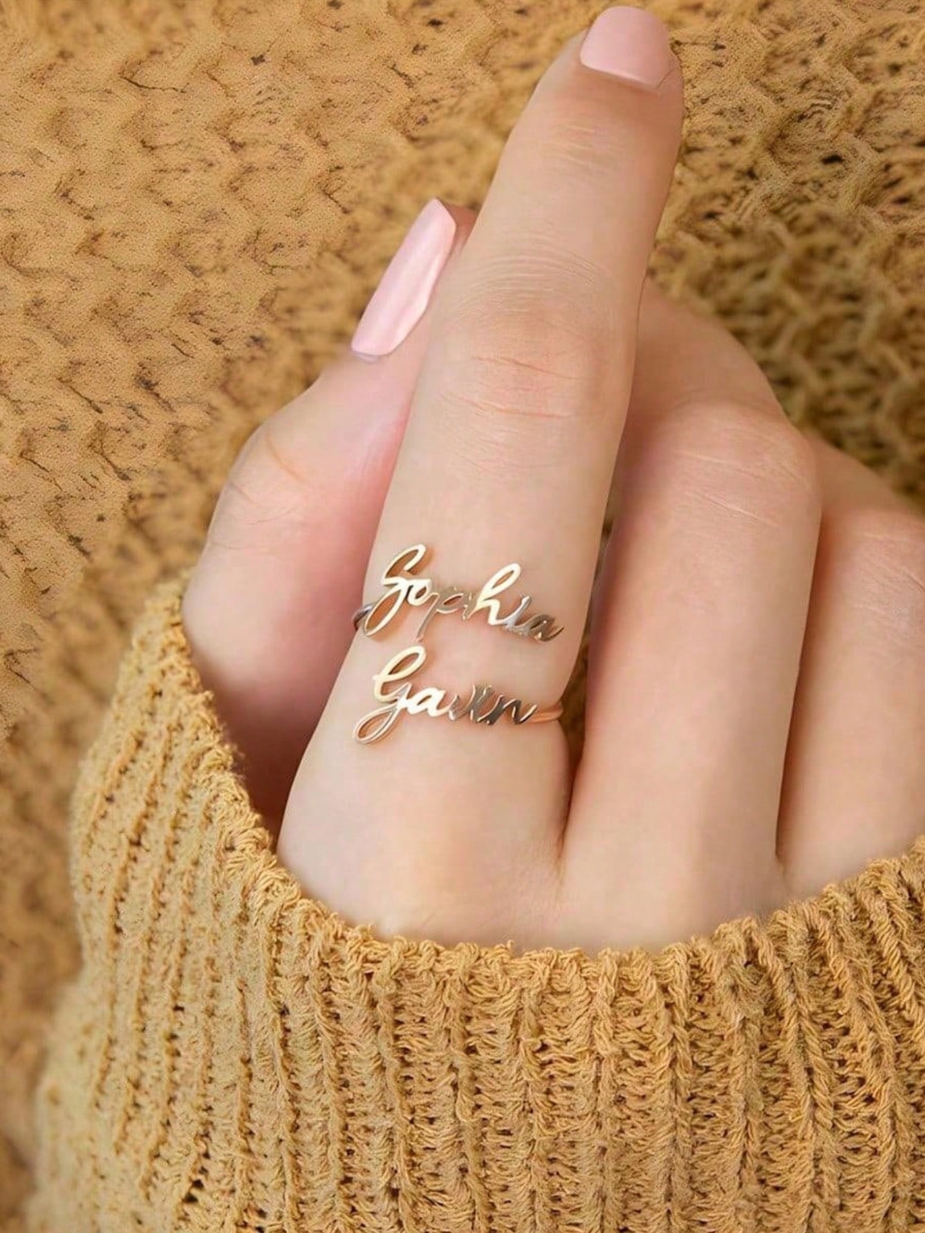 MOJO DROPS Exquisite Custom Multi-Name Ring