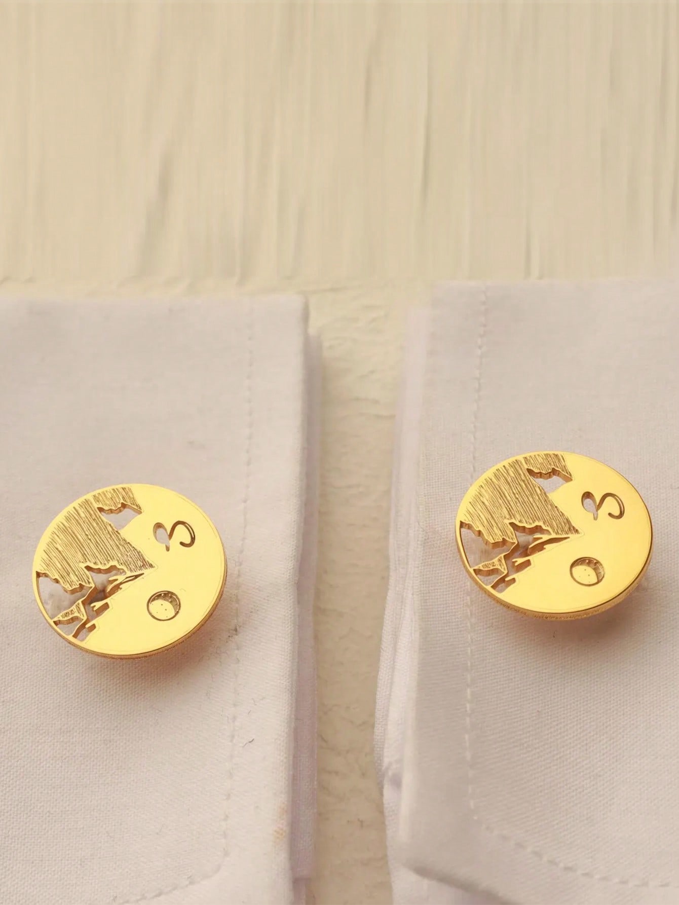 MOJO DROPS 1 Pair Custom Mountain Shaped Letter Cufflinks for Men, Gold Stainless Steel, Personalized Birthday Jewelry Gift