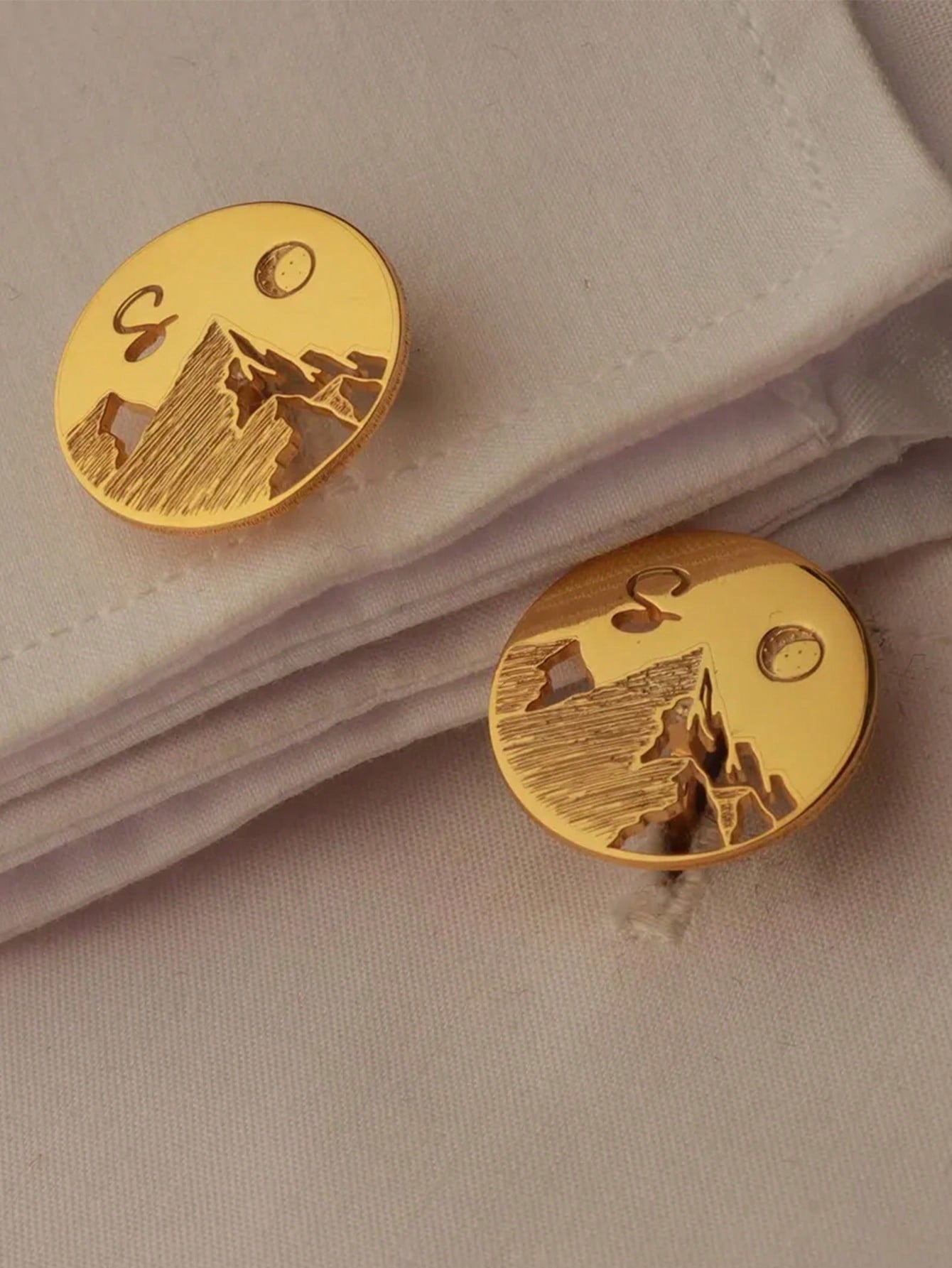 MOJO DROPS 1 Pair Custom Mountain Shaped Letter Cufflinks for Men, Gold Stainless Steel, Personalized Birthday Jewelry Gift