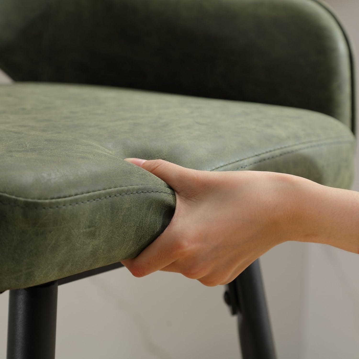 Swivel Bar Stools Set of 2, Modern 27" Counter Height Stools, PU Upholstered Kitchen Island Chair with Black Metal Legs