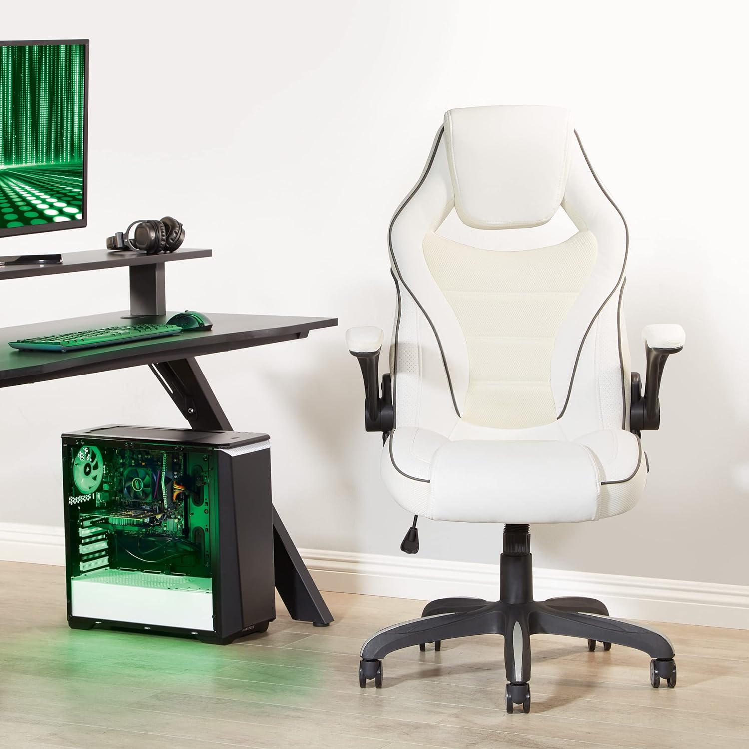 Ergonomic Adjustable Faux Leather Gaming Chair with Integrated Headrest and Airflow Cooling Material