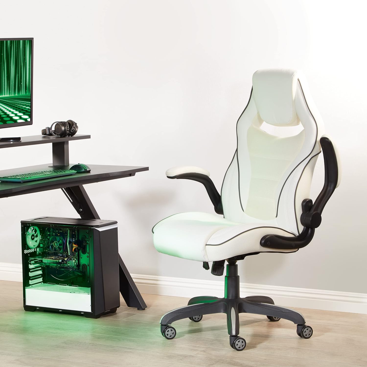 Ergonomic Adjustable Faux Leather Gaming Chair with Integrated Headrest and Airflow Cooling Material