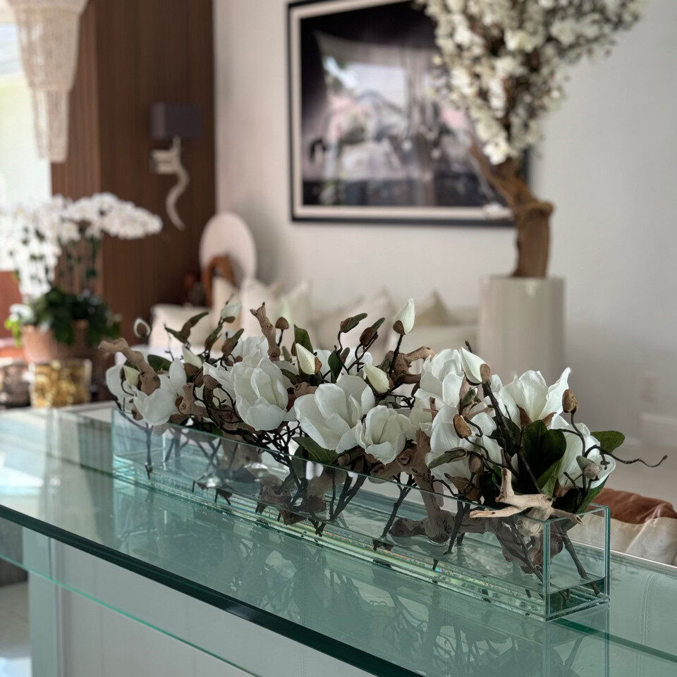 Jardinière en plaque de verre Casa Moderna 36″ avec magnolias blancs
