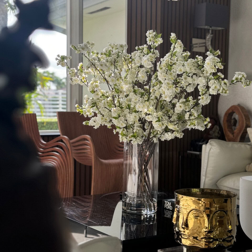 Fleurs de cerisier dans un cylindre en verre de 16″