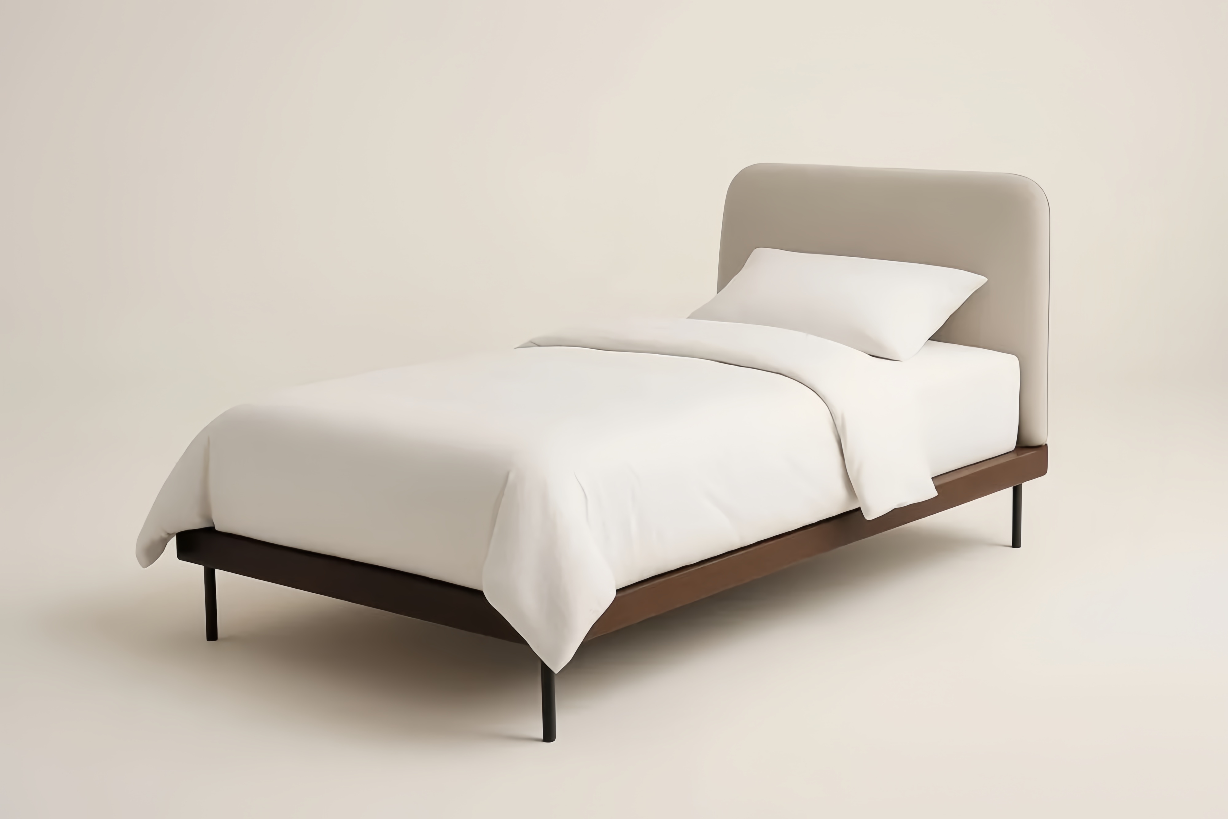 Lit simple en bois avec tête de lit en tissu