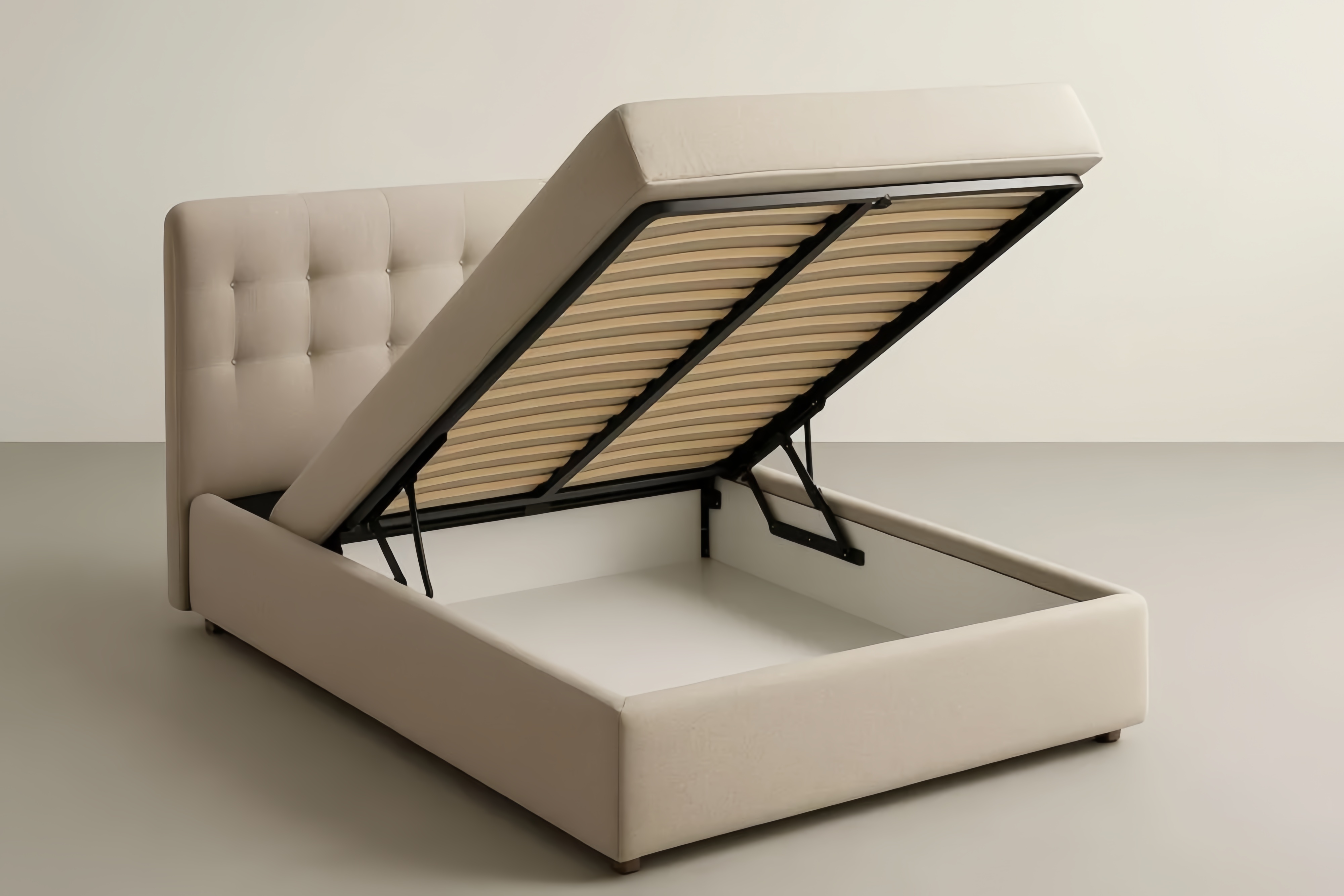 Lit coffre en métal avec tête de lit matelassée en tissu beige