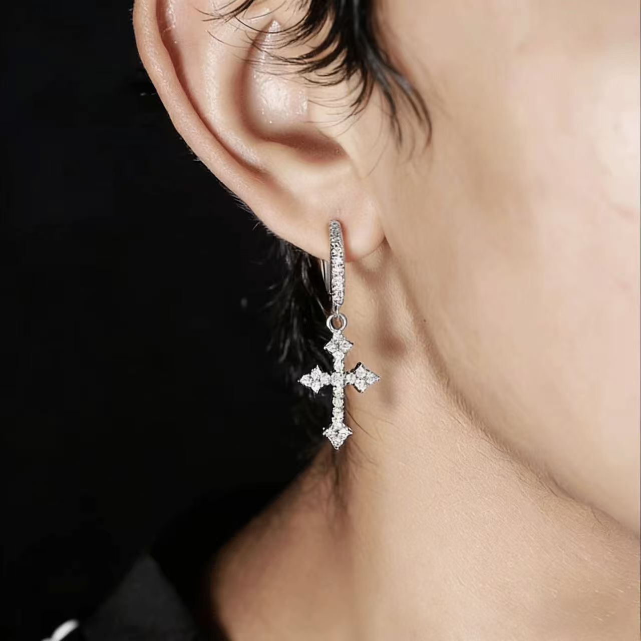 Diamond diamond-shaped cross earrings (pseudo-diamond)
