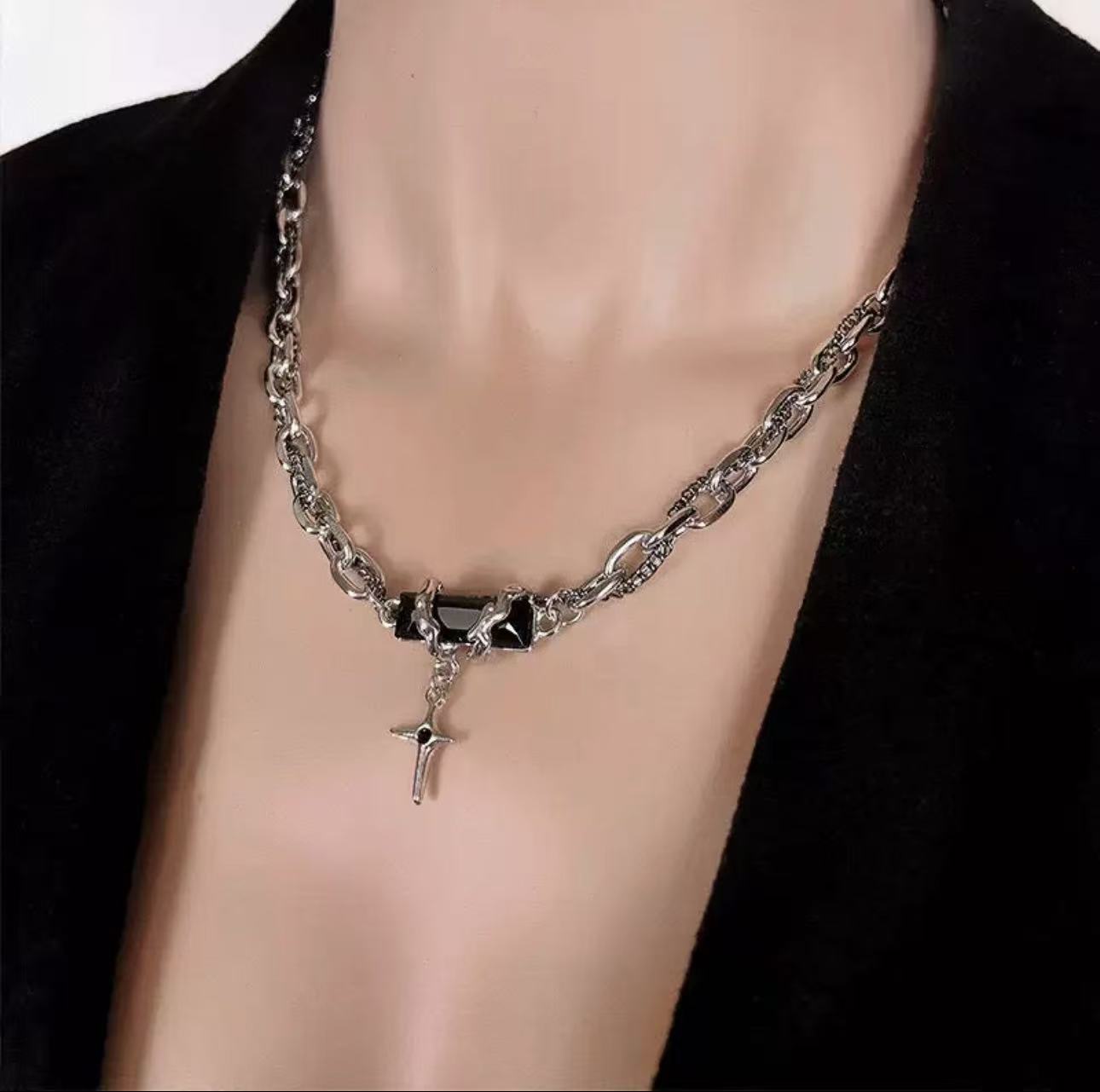Men's Hip-Hop Black Gem Wrap Necklace • Niche High-End Street Clavicle Chain
