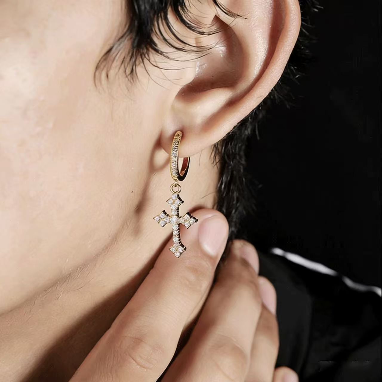 Diamond diamond-shaped cross earrings (pseudo-diamond)