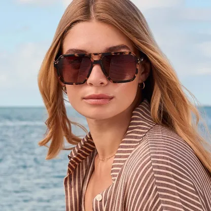Premium Polarized Navigator Sunglasses Block Glare • UV400 Protection • Lightweight All-Day Comfort