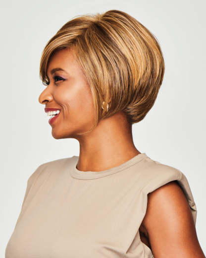 Women's Wig: Premium Short Pixie-Cut Wig—Short-Length Hairpiece for Middle-Aged and Senior Women. A Natural-Looking, Layered Short Wig with Bangs, Ideal for Daily Wear (Specially Designed for Older Women).