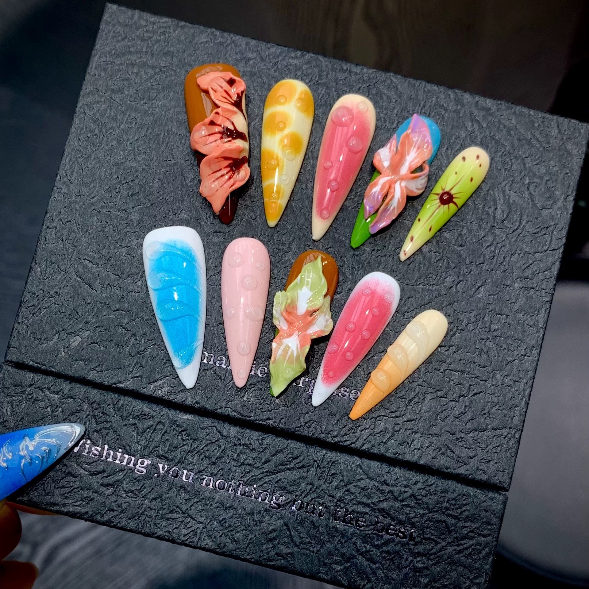 Instagram-Style Summer Nails: 3D Floral & Tropical  Light-Luxury Press-On Nails