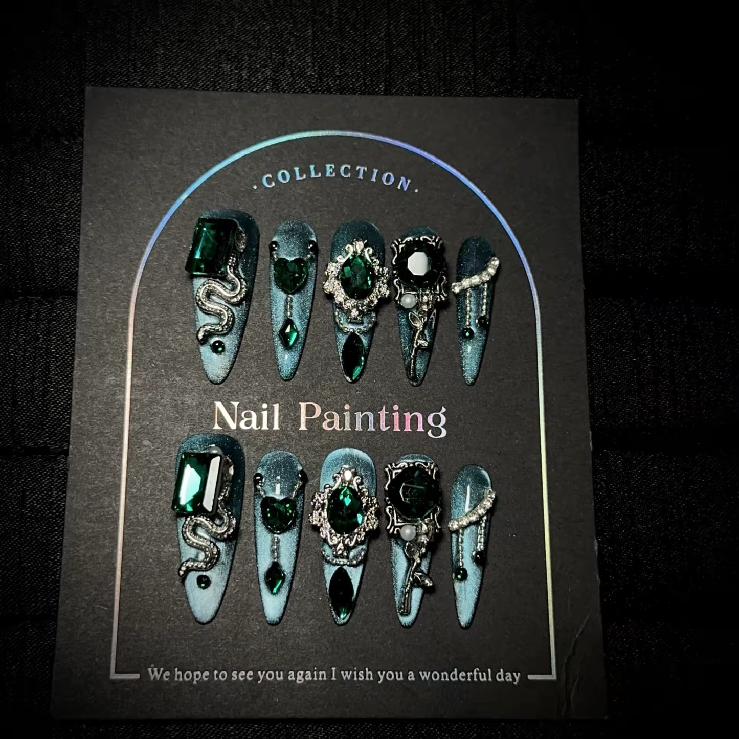 Purely Handcrafted Press-On Nails: Sophisticated Green Cat-Eye Design with Premium, High-Intensity Glitter and Intricate Embellishments
