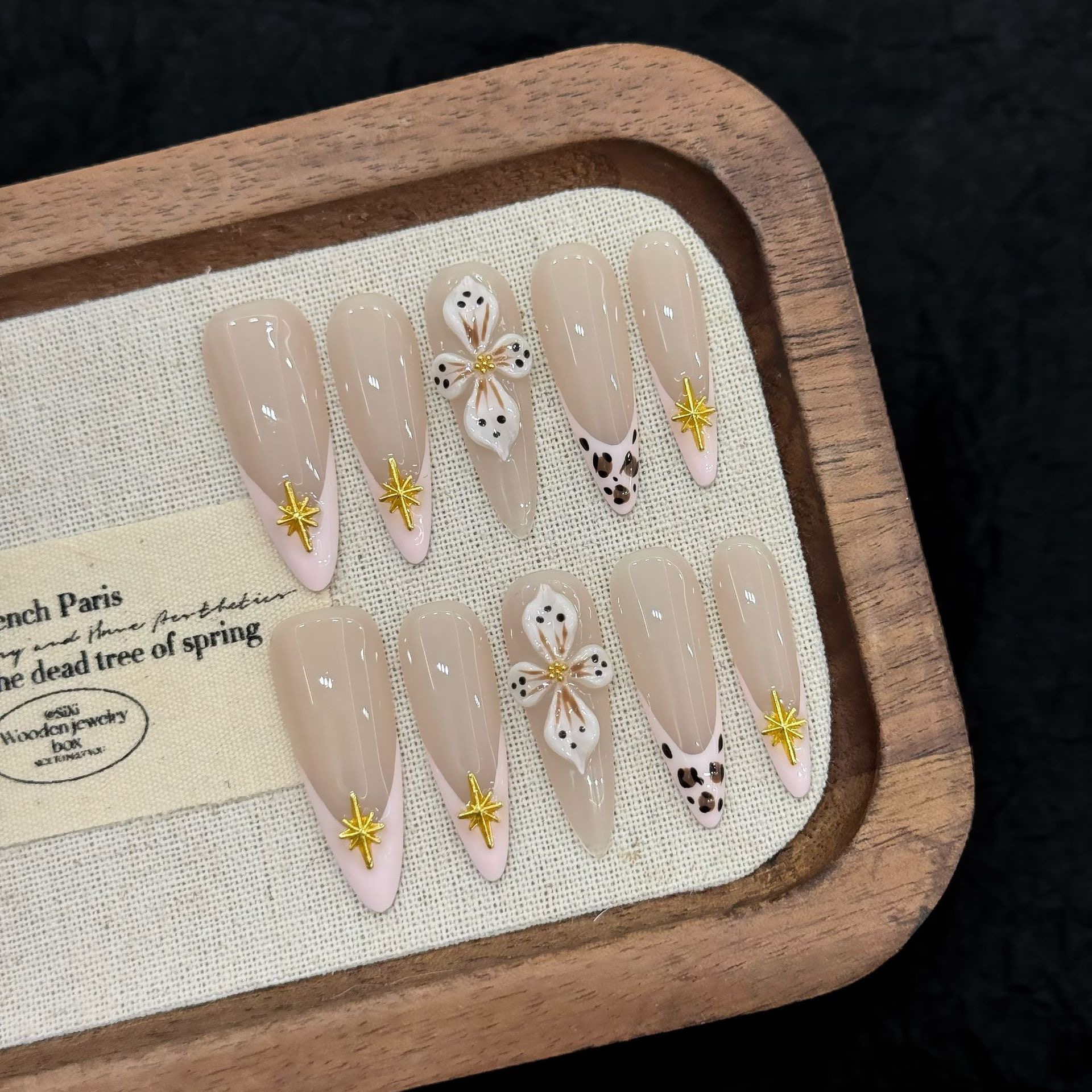 Handmade 3D Press-On Nails: Western-Style Sculpted Almond-Shaped Faux Nails