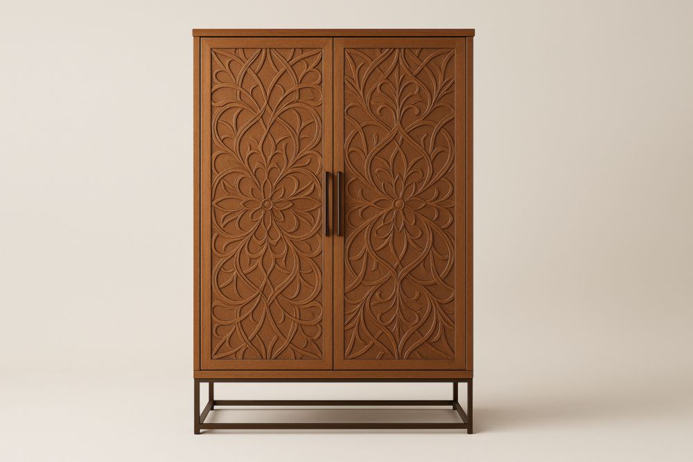 Armadio a Due Ante in Legno Massello Intagliato