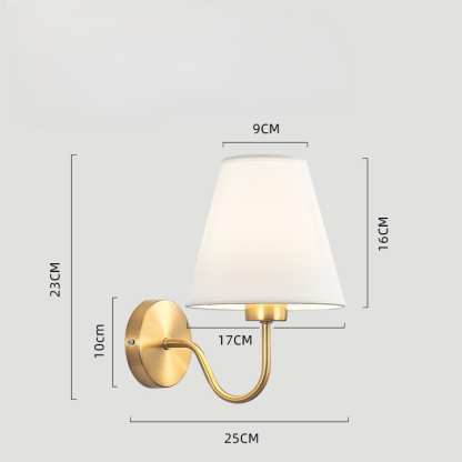 Leselampe am Bett im Schlafzimmer