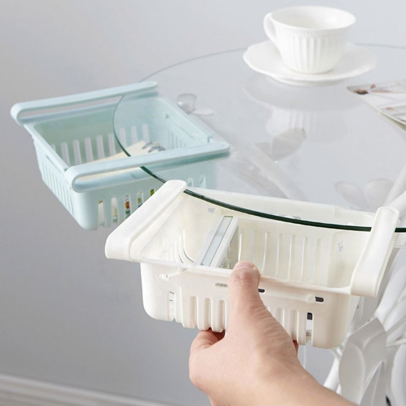 Adjustable divider refrigerator drawer