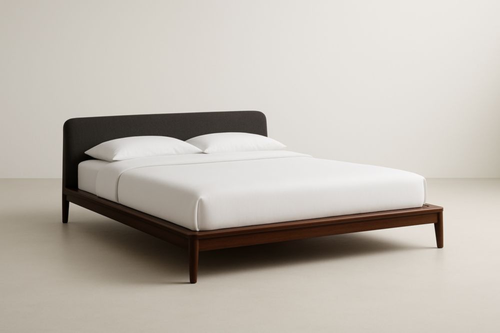 Lit double en bois avec tête de lit en tissu