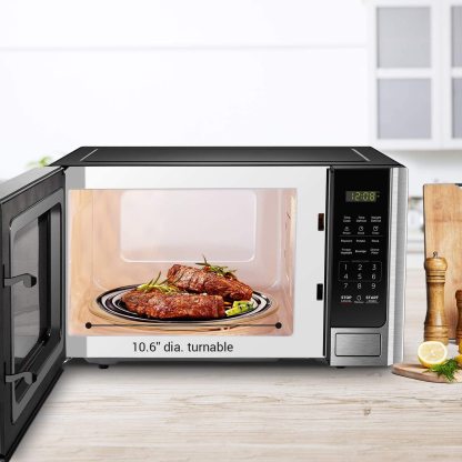 BLACK+DECKER EM720CB7 - Horno de microondas digital con puerta giratoria con botón pulsador, cerradura de seguridad infantil, 700 W, acero inoxidable, 0.7 pies cúbicos