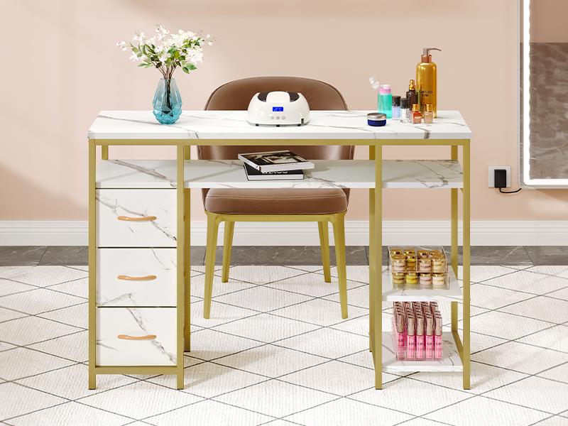 computadora de uñas de manicura