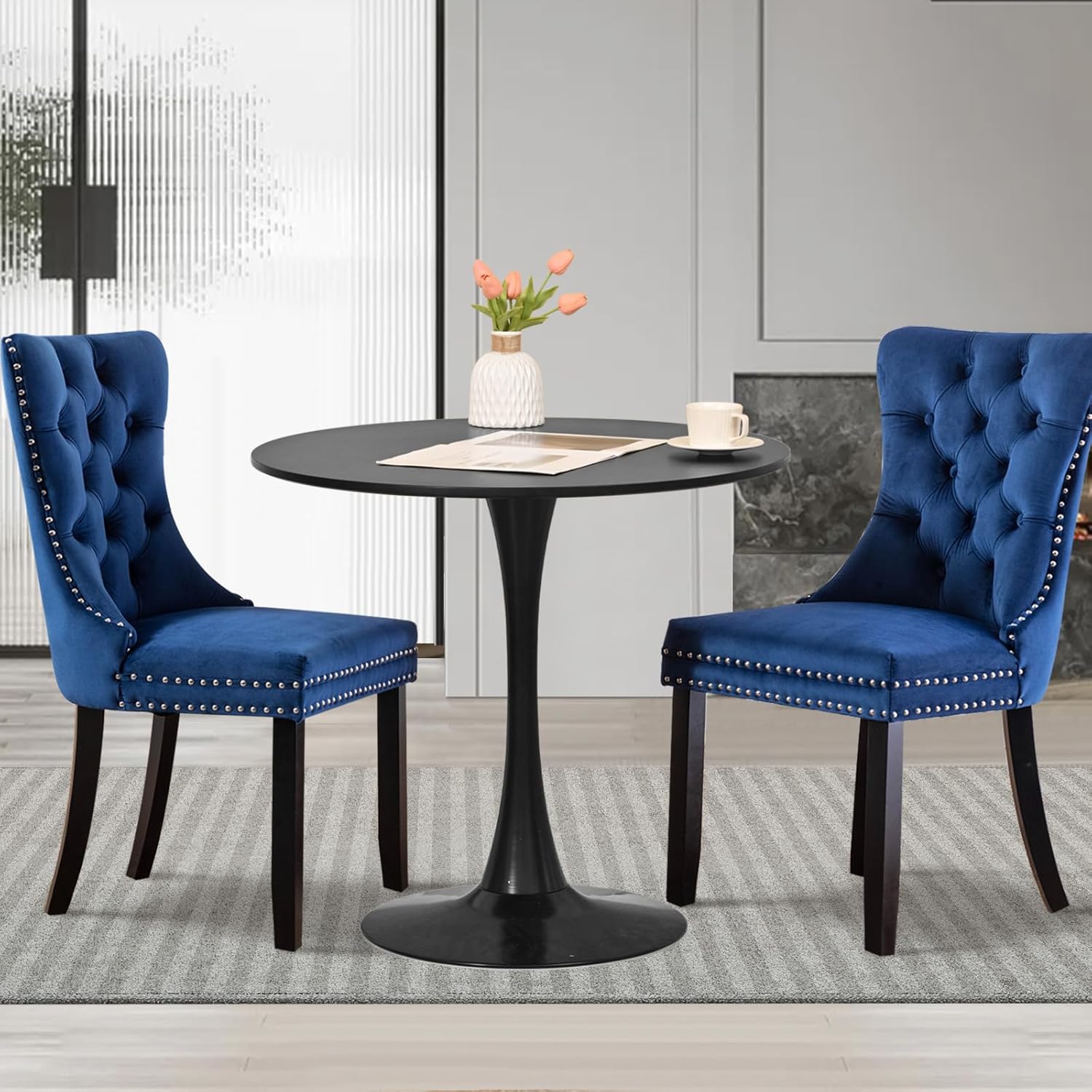 Juego de 6 sillas de comedor tapizadas de piel, estilo moderno, con ribete de cabeza de clavo y pata de madera, anillo de metal para comedor y sala de estar (blanco y negro, juego de 6)