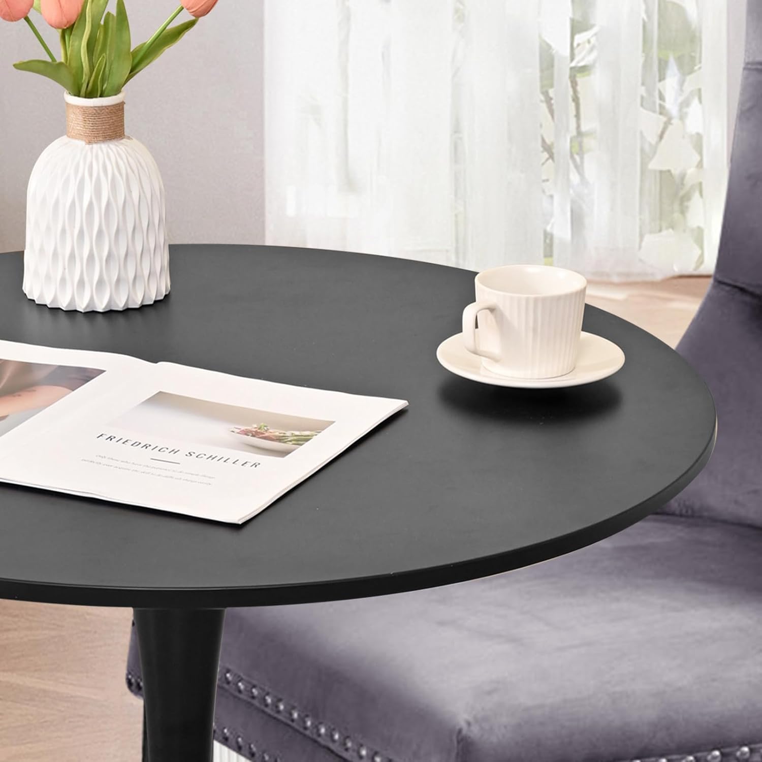 Juego de 6 sillas de comedor tapizadas de piel, estilo moderno, con ribete de cabeza de clavo y pata de madera, anillo de metal para comedor y sala de estar (blanco y negro, juego de 6)