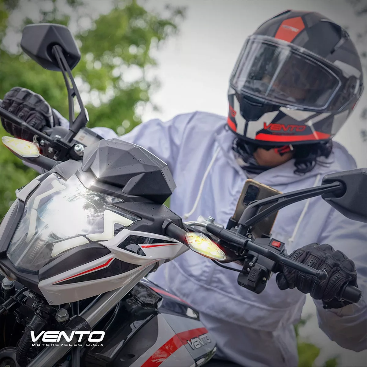 Motocicleta Vento Falkon 220 Blanco 2025